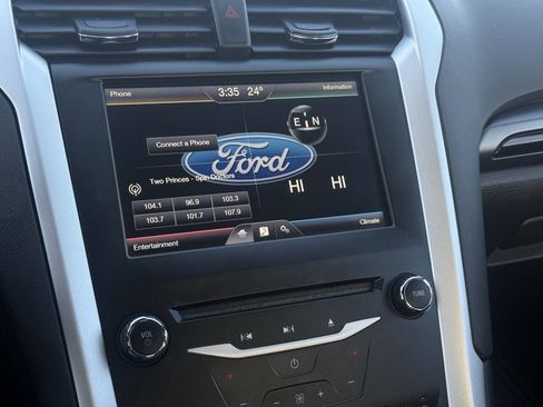 Used 2014 Ford Fusion SE image 22