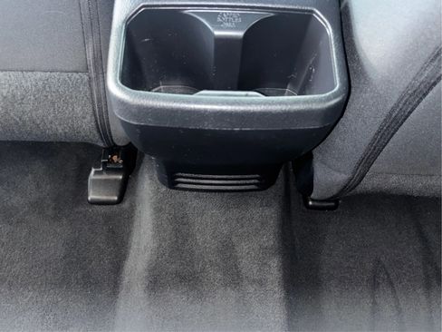 Used 2018 Toyota Tacoma SR5 AWD/4WD image 28