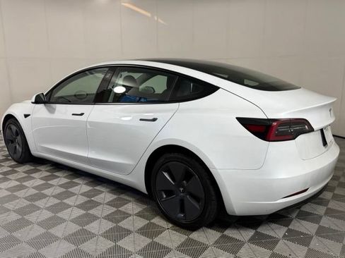 Used 2023 Tesla Model 3 Standard Range RWD image 4