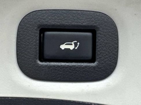 Used 2018 Nissan Rogue SL AWD/4WD image 14