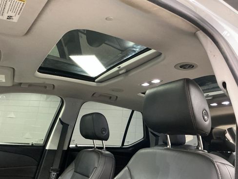 Used 2020 Chevrolet Traverse RS AWD/4WD image 14