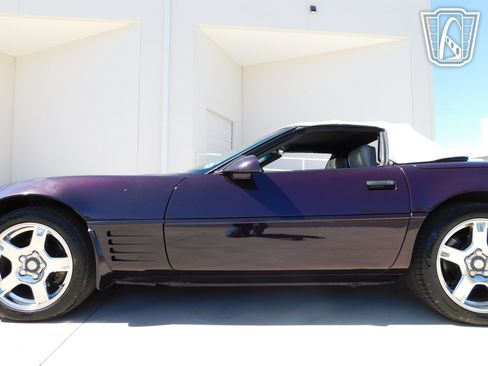 Used 1993 Chevrolet Corvette Convertible RWD image 12