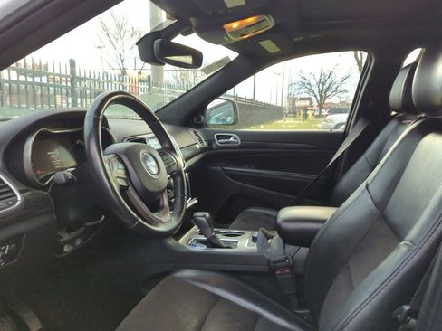 Used 2019 Jeep Grand Cherokee Altitude image 6