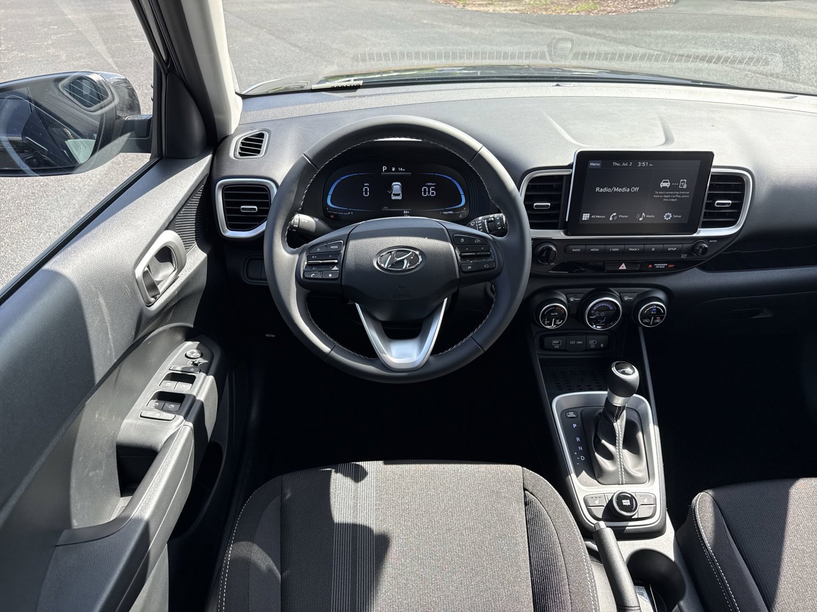 Used 2026 Hyundai Venue SEL FWD image 17