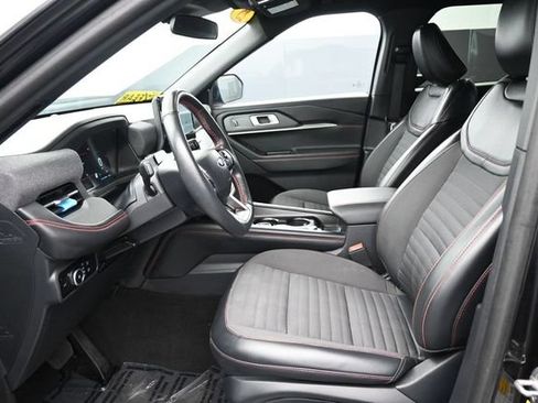 Used 2025 Ford Explorer ST-Line AWD/4WD image 13
