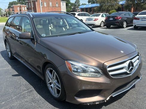 Used 2014 Mercedes-Benz E 350 4MATIC Wagon image 3