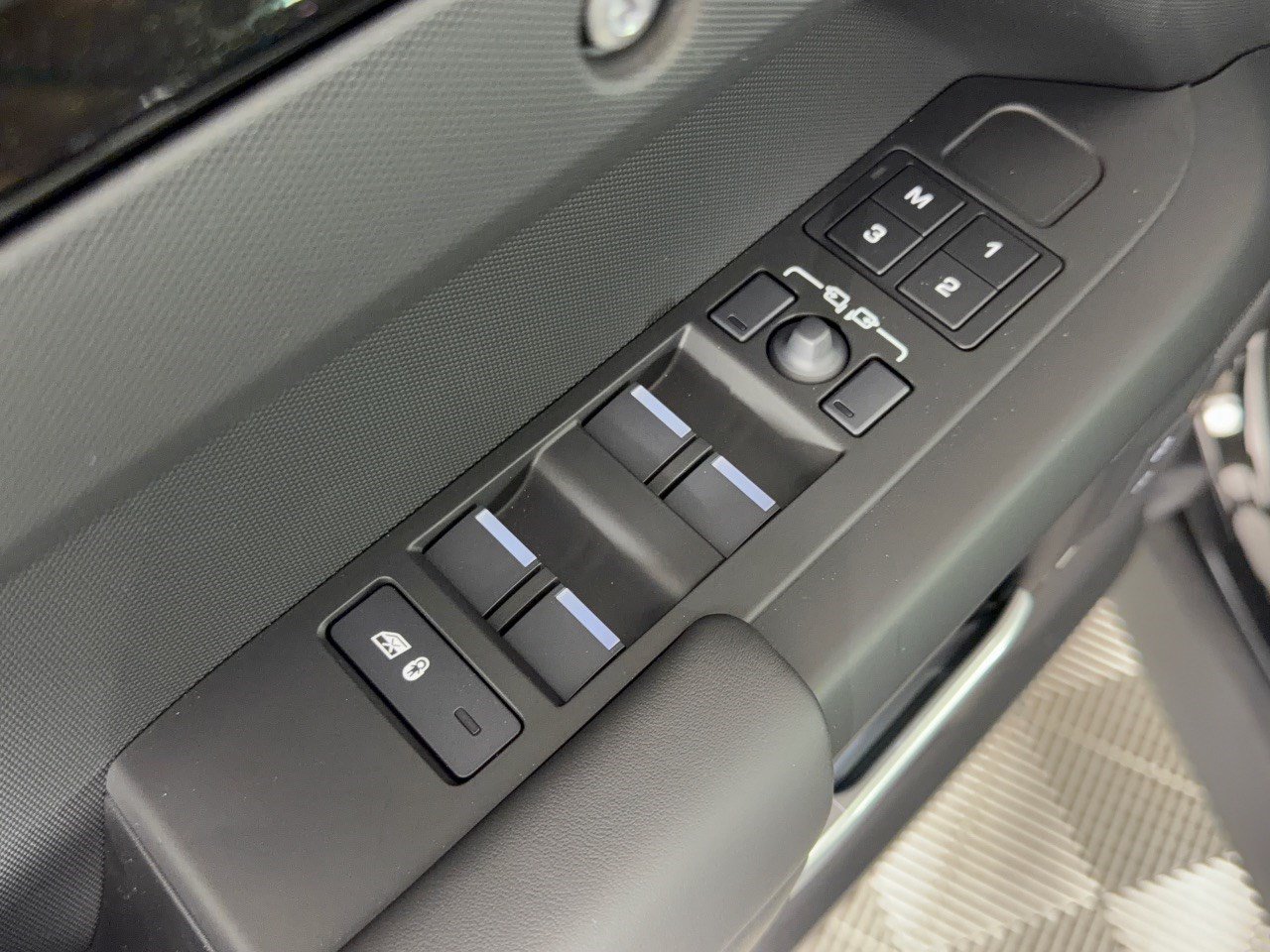 New 2026 Land Rover Defender 110 S AWD/4WD image 15
