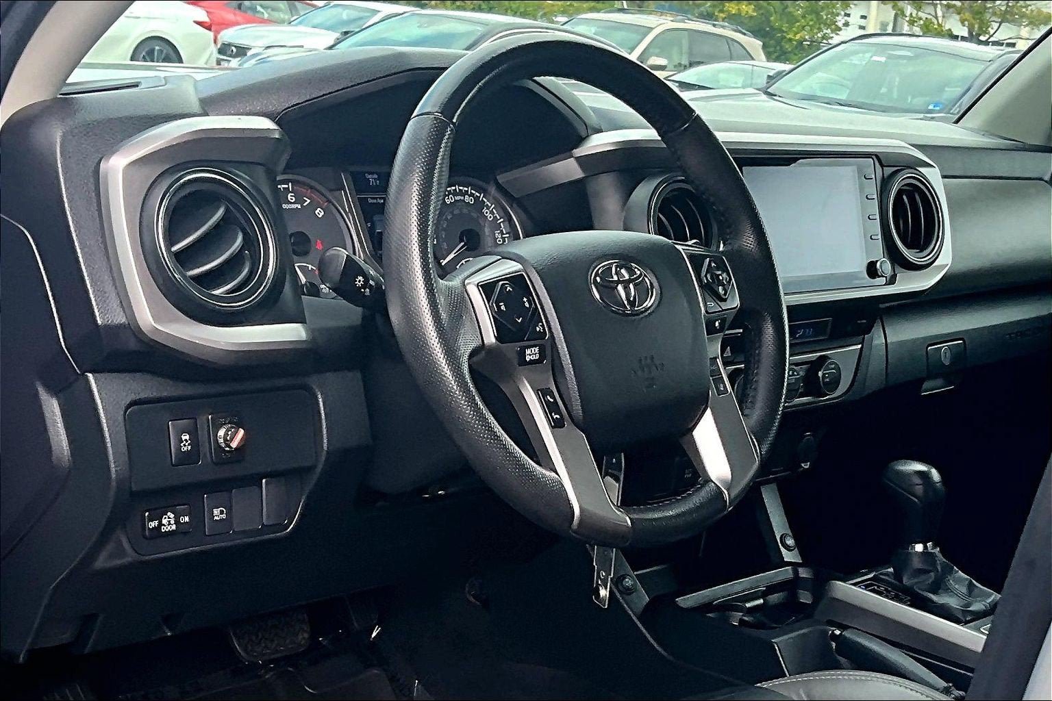 Used 2022 Toyota Tacoma SR5 AWD/4WD image 13
