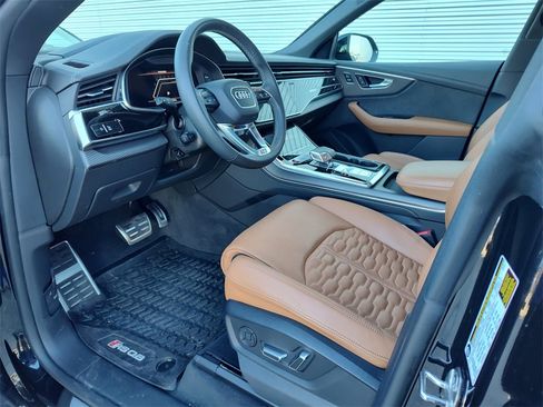 Used 2024 Audi RS Q8 4.0T w/ Black Optic Package image 2
