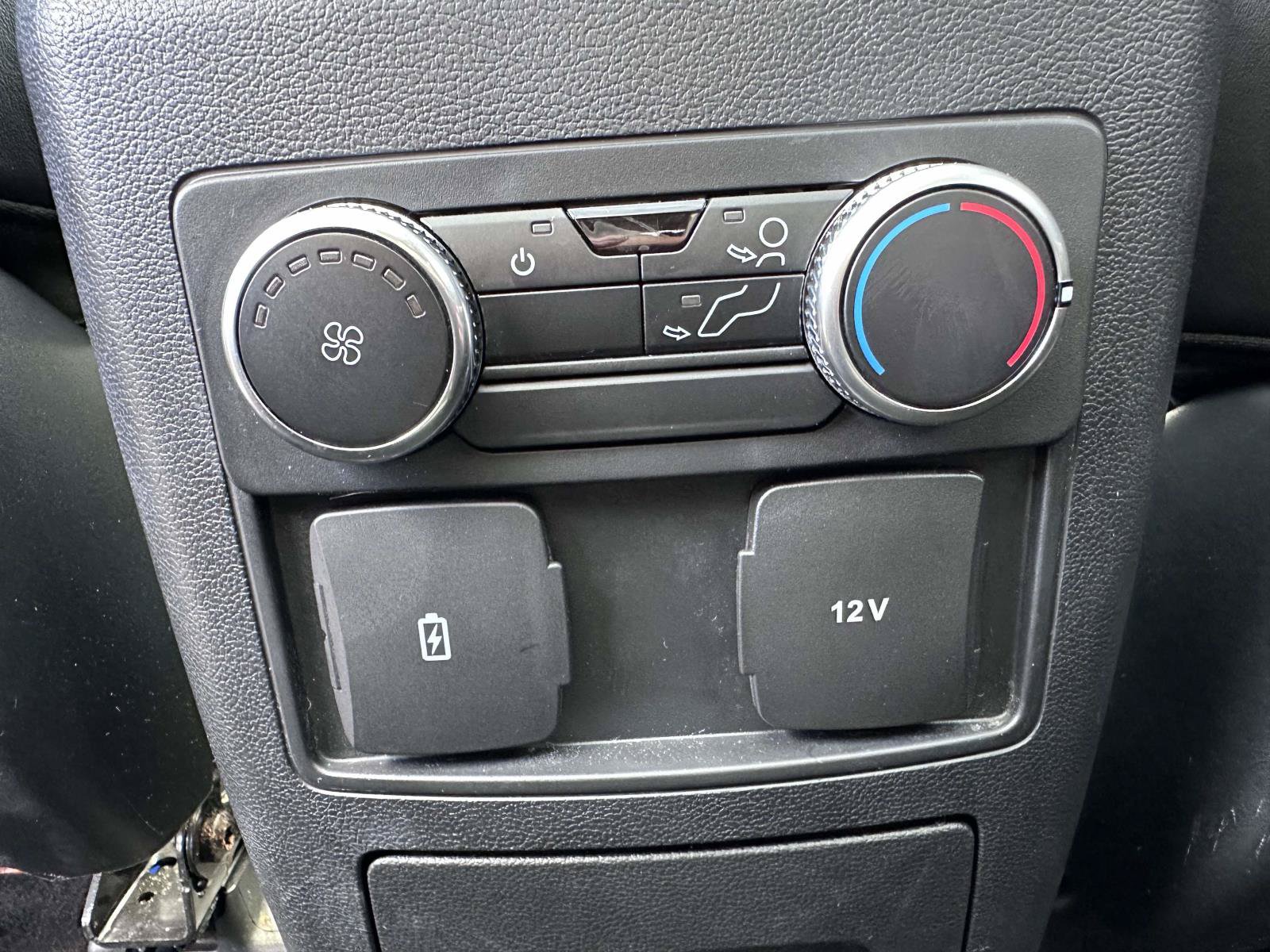 Used 2022 Ford Explorer XLT w/ Equipment Group 202A AWD/4WD image 16