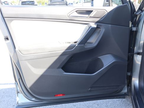 Used 2020 Volkswagen Tiguan S image 21