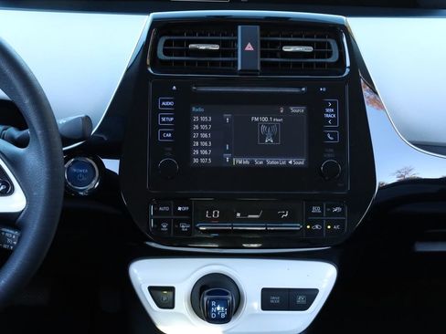 Used 2016 Toyota Prius Two image 10