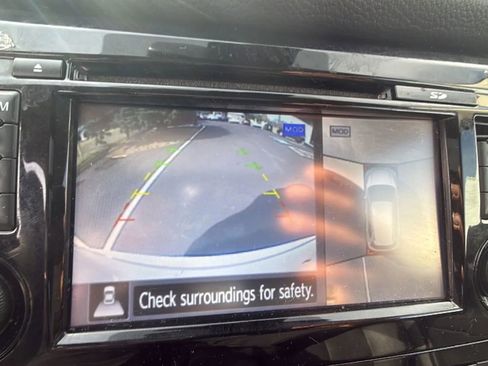 Used 2017 Nissan Rogue SL w/ SL Premium Package image 22