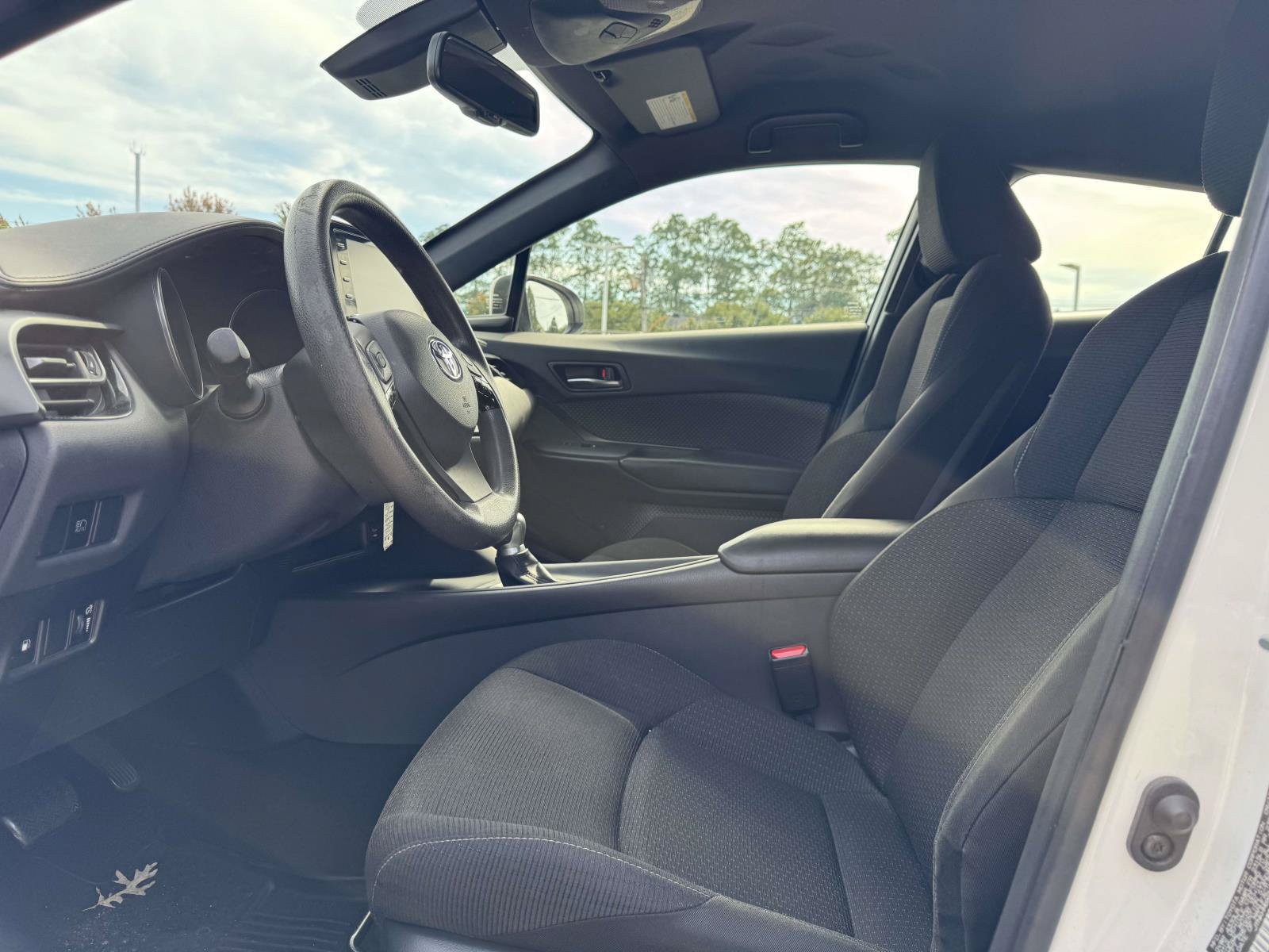 Used 2019 Toyota C-HR LE FWD image 12