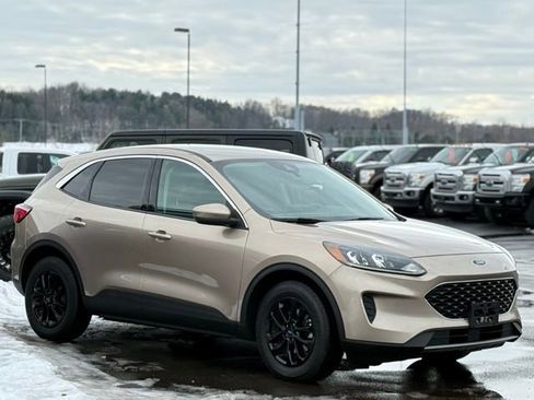 Certified 2020 Ford Escape SE image 37