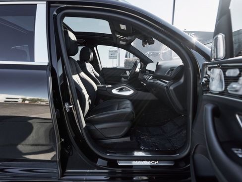 Used 2021 Mercedes-Benz Maybach GLS 600 Maybach GLS 600 image 24
