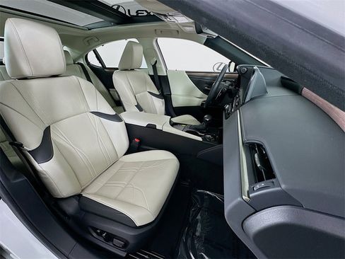 Used 2024 Lexus ES 350 Ultra Luxury image 31