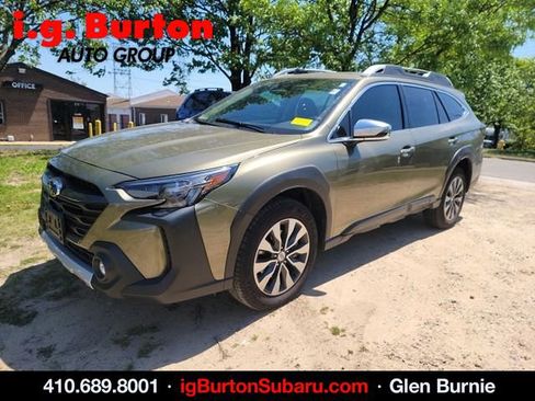 Used 2025 Subaru Outback Touring AWD/4WD image 3