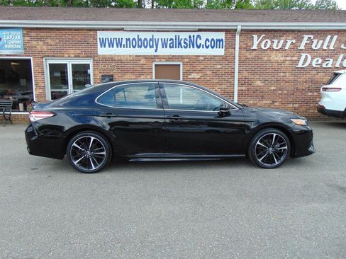 Used 2020 Toyota Camry XSE FWD image 4