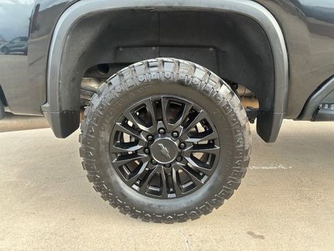 Used 2023 Chevrolet Silverado 2500 High Country w/ Z71 Off-Road Package image 9