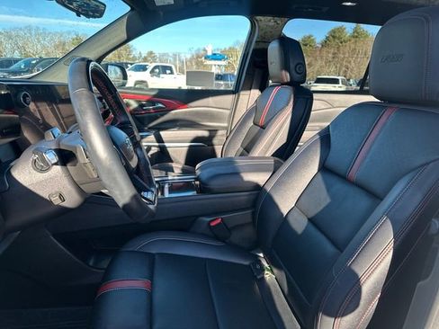 Used 2025 Chevrolet Traverse RS w/ LPO, Floor Liner Package image 40