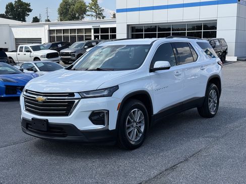 Used 2023 Chevrolet Traverse LT AWD/4WD image 5