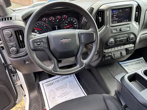 Used 2024 Chevrolet Silverado 1500 Custom Trail Boss AWD/4WD image 16