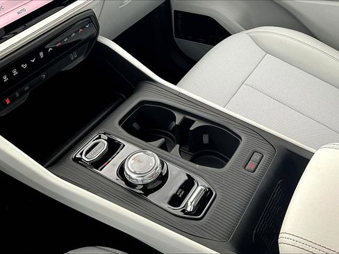 New 2026 Jeep Cherokee Limited AWD/4WD image 12