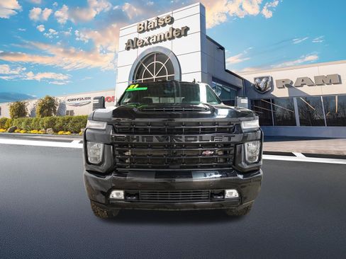 Used 2021 Chevrolet Silverado 2500 LTZ w/ LTZ Plus Package image 9
