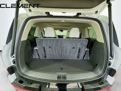 Used 2025 Hyundai Santa Fe Calligraphy image 9