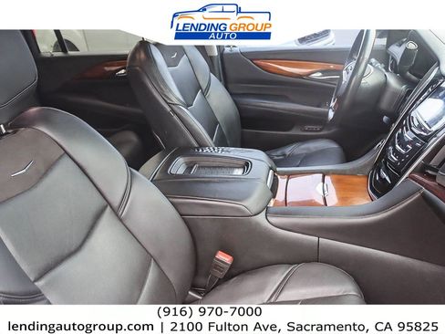 Used 2016 Cadillac Escalade ESV 4WD image 15