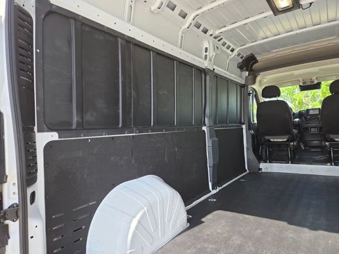 Used 2024 RAM ProMaster 2500 w/ Convenience Group FWD image 22