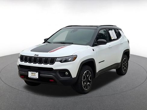 Used 2025 Jeep Compass Trailhawk AWD/4WD image 4