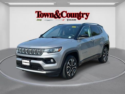 Certified 2022 Jeep Compass Limited w/ Sun and Sound Group image 3