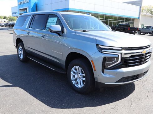 New 2026 Chevrolet Suburban LS w/ Max Trailering Package AWD/4WD image 2