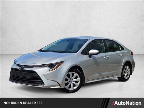 Used 2025 Toyota Corolla LE FWD image 1