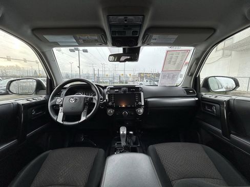 Certified 2024 Toyota 4Runner TRD Off-Road image 17