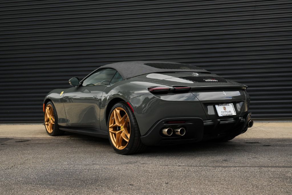 Used 2025 Ferrari Roma Spider RWD image 3