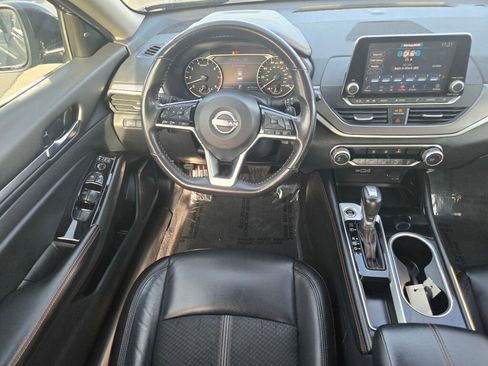 Used 2024 Nissan Altima 2.5 SR image 11