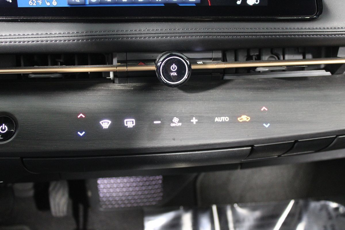 Used 2024 Nissan Ariya FWD image 16