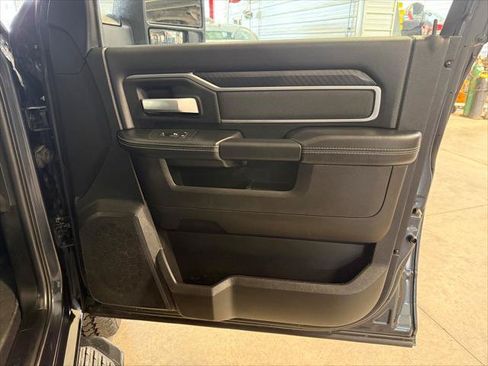 Certified 2025 RAM 2500 Big Horn AWD/4WD image 8