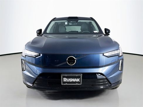 New 2025 Volvo EX90 Ultra image 2