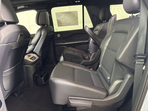 New 2025 Lincoln Navigator L Reserve w/ Jet Appearance Package AWD/4WD image 57