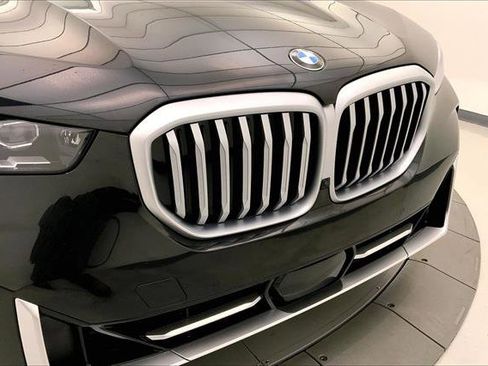 Used 2025 BMW X5 xDrive40i w/ Premium Package image 29