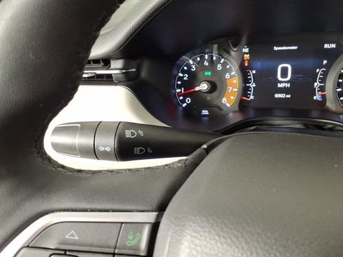 Used 2025 Jeep Compass Limited image 20