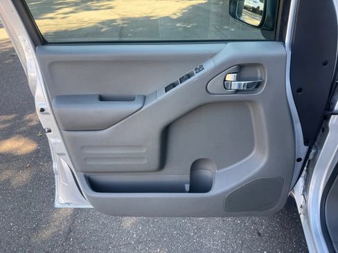 Used 2020 Nissan Frontier SV RWD image 20