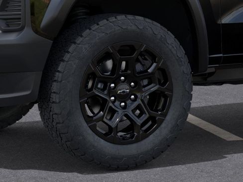 New 2026 Chevrolet Colorado Trail Boss w/ Midnight Edition AWD/4WD image 9