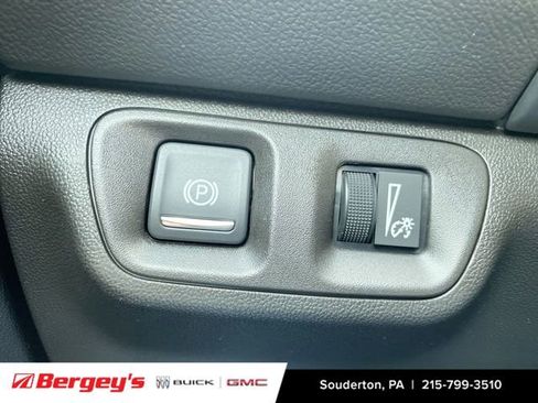 Certified 2023 GMC Acadia SLE w/ Driver Convenience Package image 20