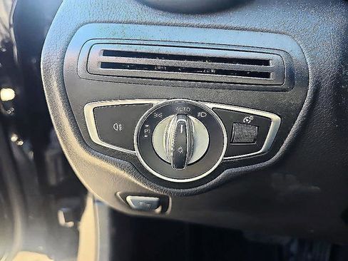 Used 2022 Mercedes-Benz GLC 300 image 11