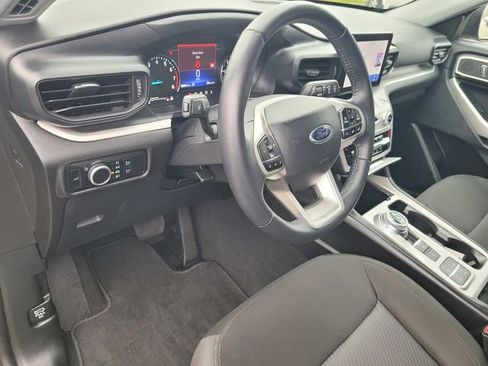 Certified 2023 Ford Explorer XLT image 9